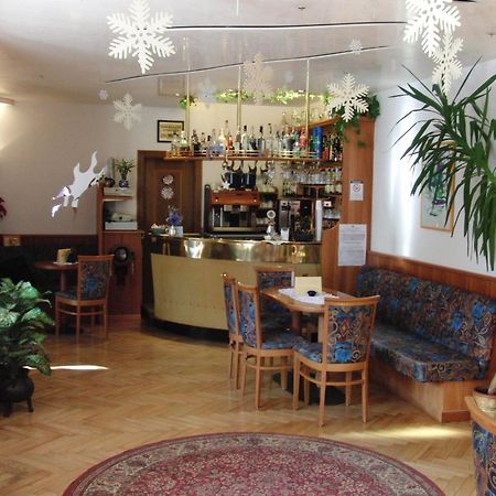 אורטיסיי Hotel Villa Emilia מראה חיצוני תמונה