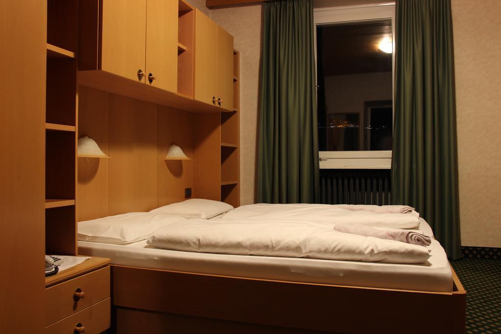 אורטיסיי Hotel Villa Emilia מראה חיצוני תמונה