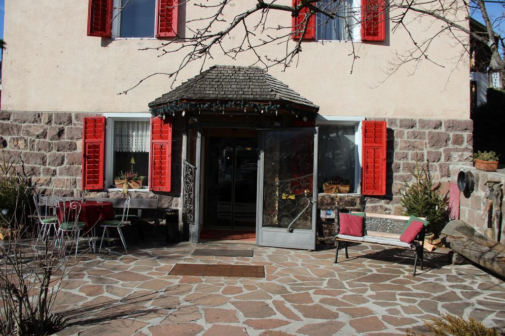 אורטיסיי Hotel Villa Emilia מראה חיצוני תמונה