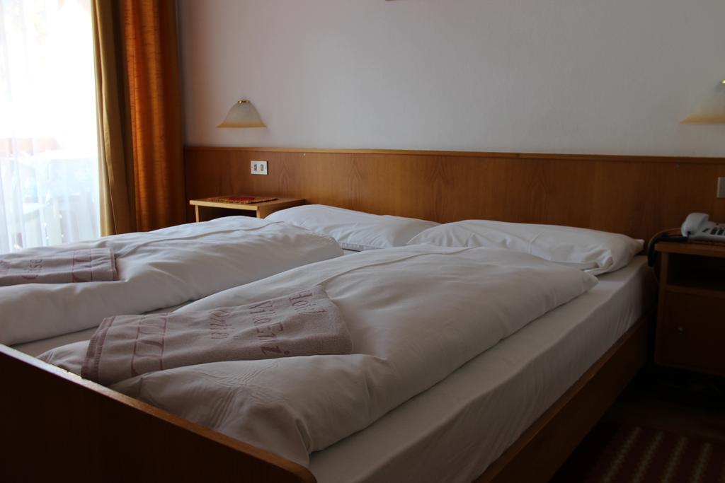 אורטיסיי Hotel Villa Emilia מראה חיצוני תמונה