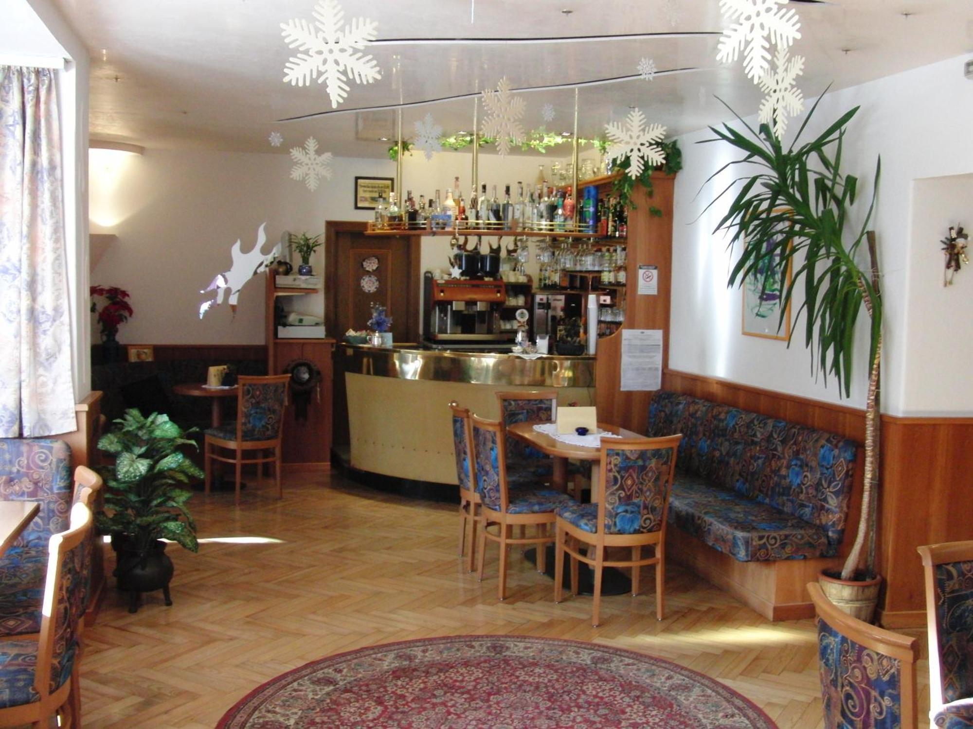 אורטיסיי Hotel Villa Emilia מראה חיצוני תמונה