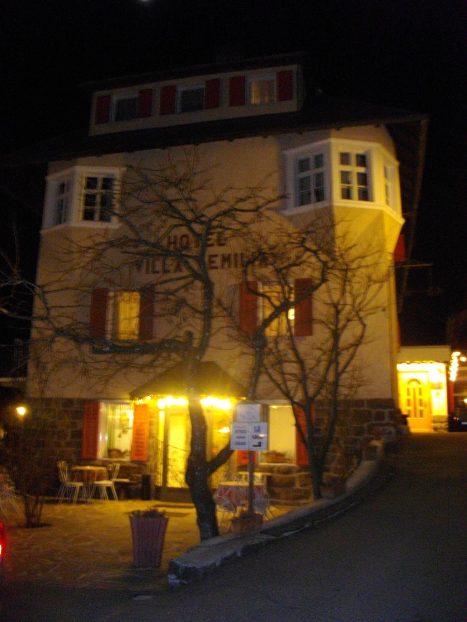אורטיסיי Hotel Villa Emilia מראה חיצוני תמונה