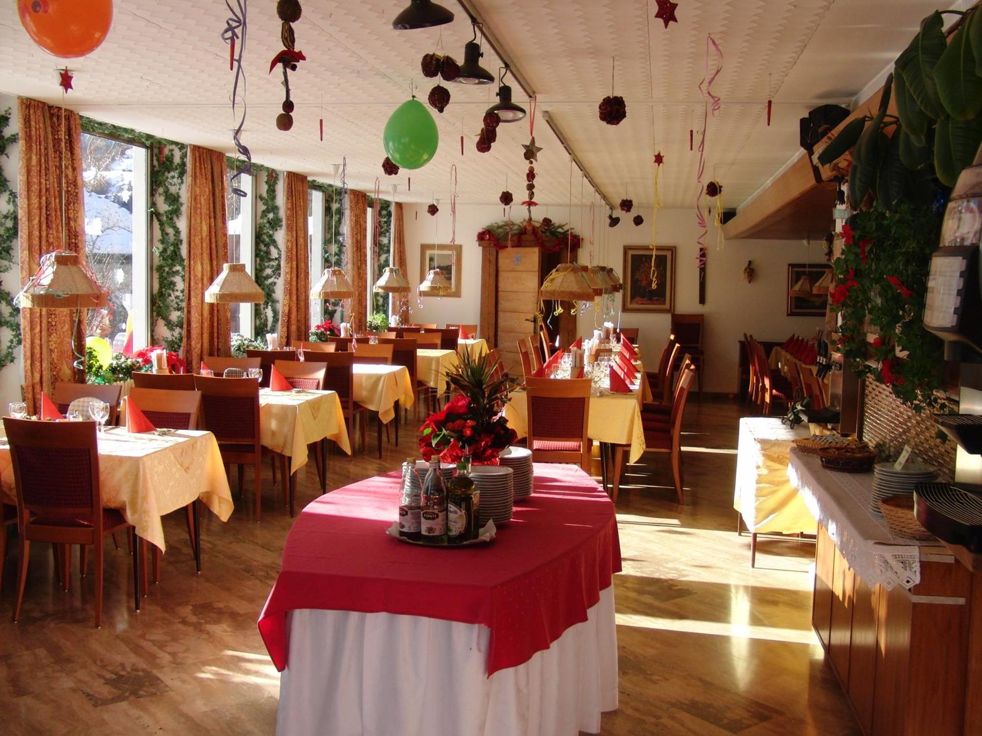 אורטיסיי Hotel Villa Emilia מראה חיצוני תמונה